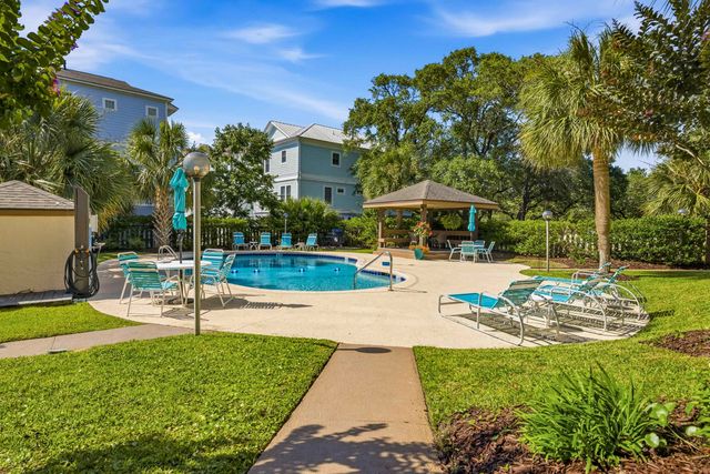 310 73rd Ave N Apt 1A, Myrtle Beach, SC 29572