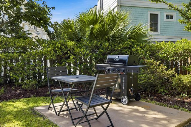 310 73rd Ave N Apt 1A, Myrtle Beach, SC 29572