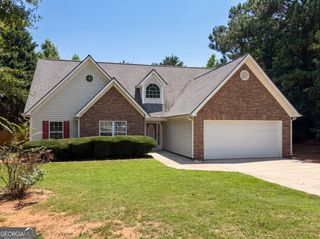 305 Cobb Court, Hampton, GA 30228