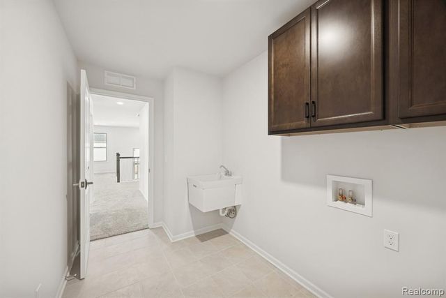 12147 Moore Lane, Washington, MI 48094