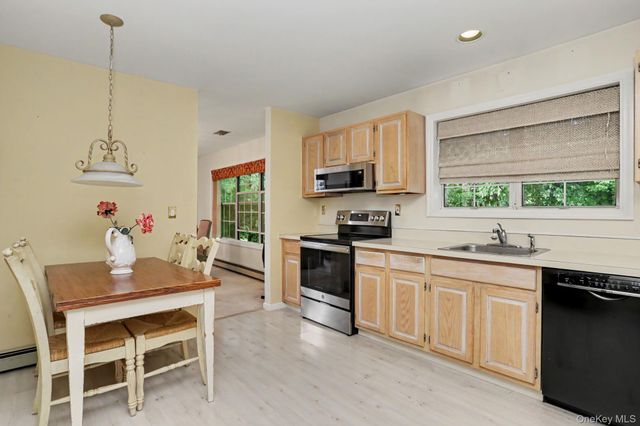 3176 Woodfield Court, Yorktown Heights, NY 10598