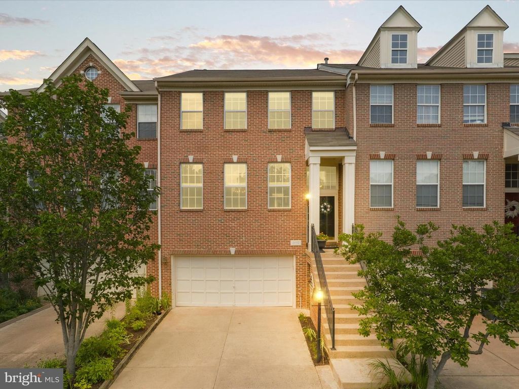 2662 LOGAN WOOD DR, Herndon, VA 20171