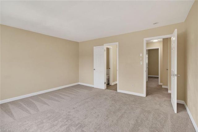 614 Harbour DR N, Chesapeake, VA 23320