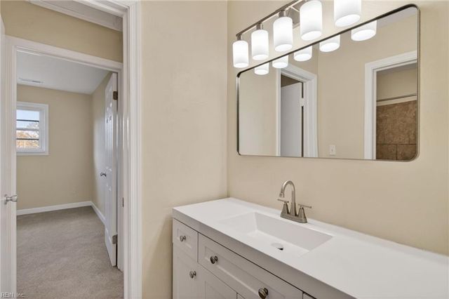 614 Harbour DR N, Chesapeake, VA 23320