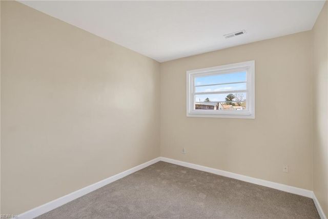 614 Harbour DR N, Chesapeake, VA 23320