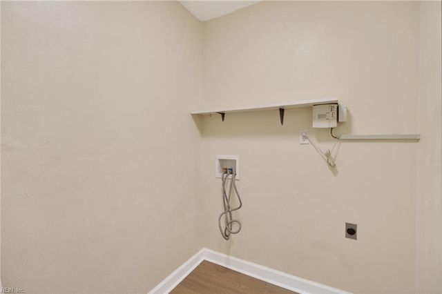 614 Harbour DR N, Chesapeake, VA 23320