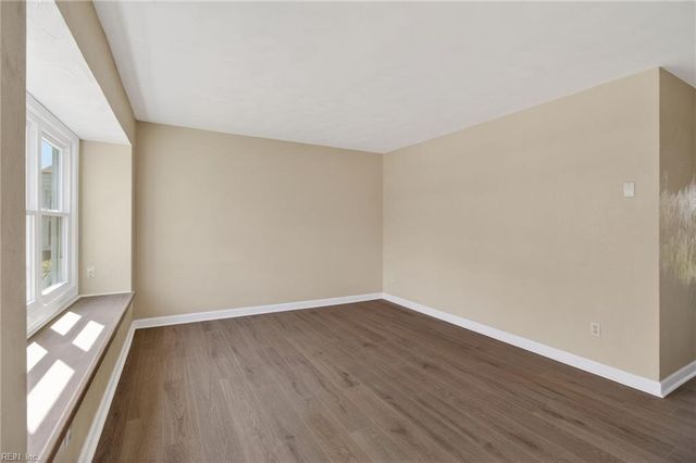 614 Harbour DR N, Chesapeake, VA 23320