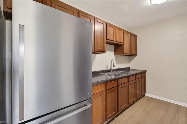 614 Harbour DR N, Chesapeake, VA 23320