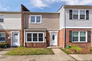 614 Harbour DR N, Chesapeake, VA 23320