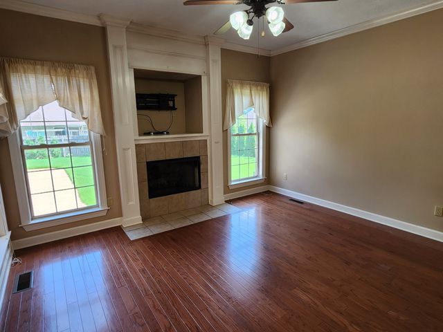 97 Wrights Mill Dr, Jackson, TN 38305