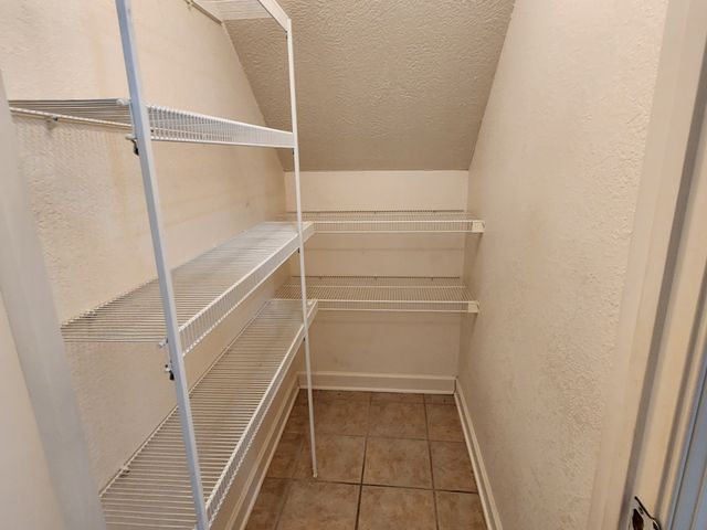 97 Wrights Mill Dr, Jackson, TN 38305