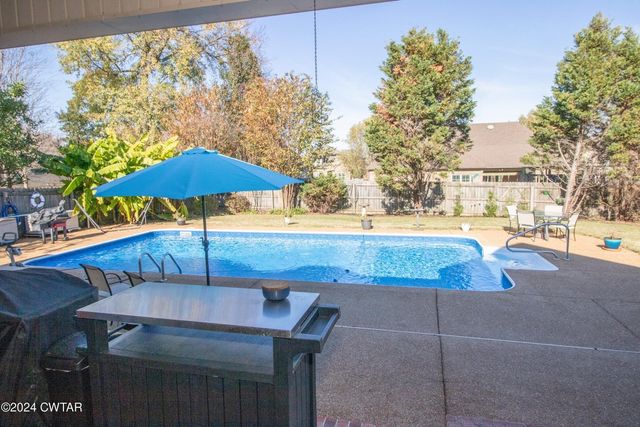 97 Wrights Mill Dr, Jackson, TN 38305