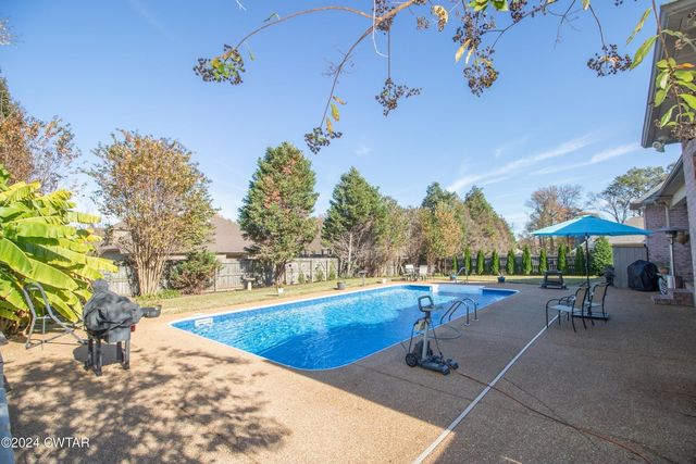 97 Wrights Mill Dr, Jackson, TN 38305