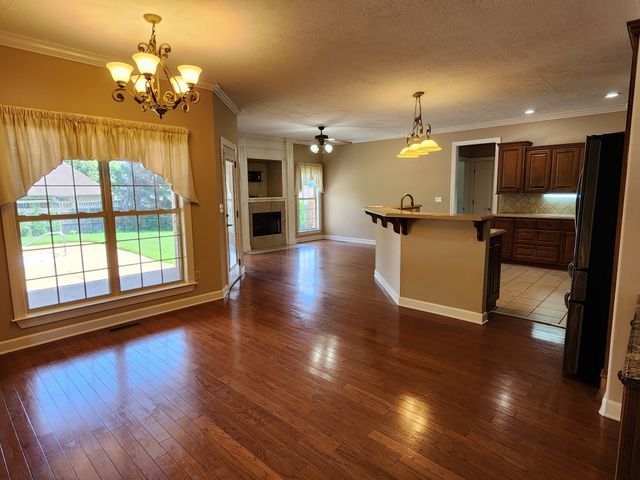 97 Wrights Mill Dr, Jackson, TN 38305