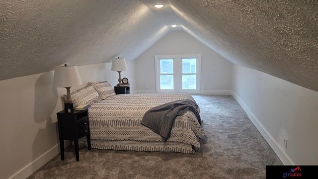 3915 N 25 Street, Omaha, NE 68111