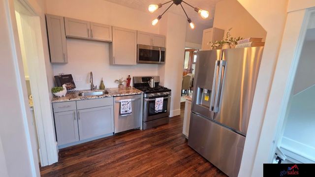 3915 N 25 Street, Omaha, NE 68111