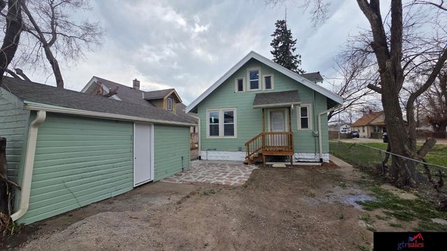 3915 N 25 Street, Omaha, NE 68111