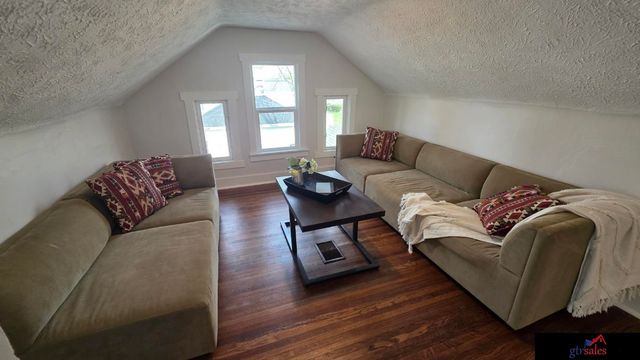 3915 N 25 Street, Omaha, NE 68111