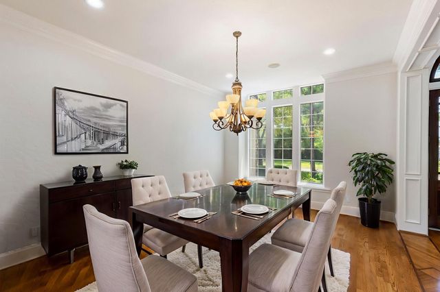 39 W Bracebridge Circle, The Woodlands, TX 77382