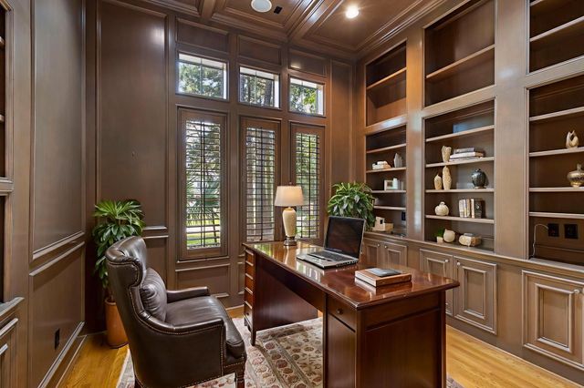 39 W Bracebridge Circle, The Woodlands, TX 77382