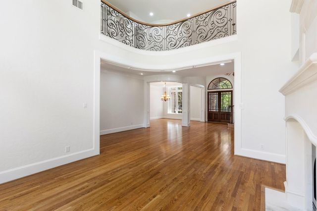 39 W Bracebridge Circle, The Woodlands, TX 77382