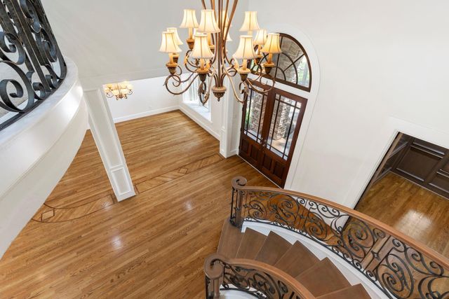 39 W Bracebridge Circle, The Woodlands, TX 77382