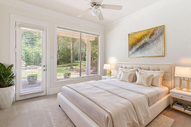 39 W Bracebridge Circle, The Woodlands, TX 77382