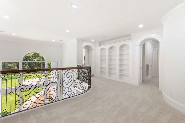 39 W Bracebridge Circle, The Woodlands, TX 77382