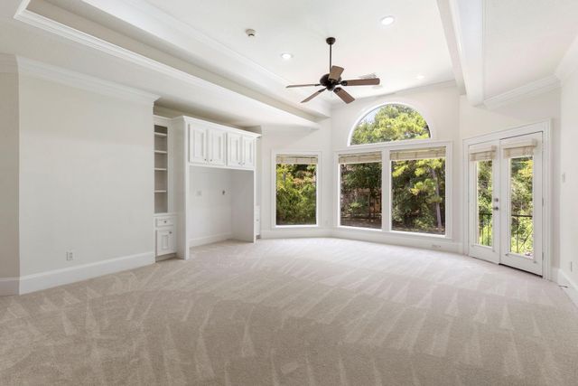 39 W Bracebridge Circle, The Woodlands, TX 77382