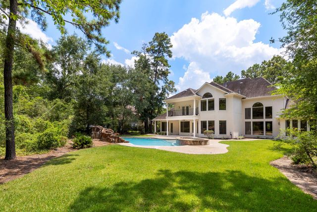 39 W Bracebridge Circle, The Woodlands, TX 77382