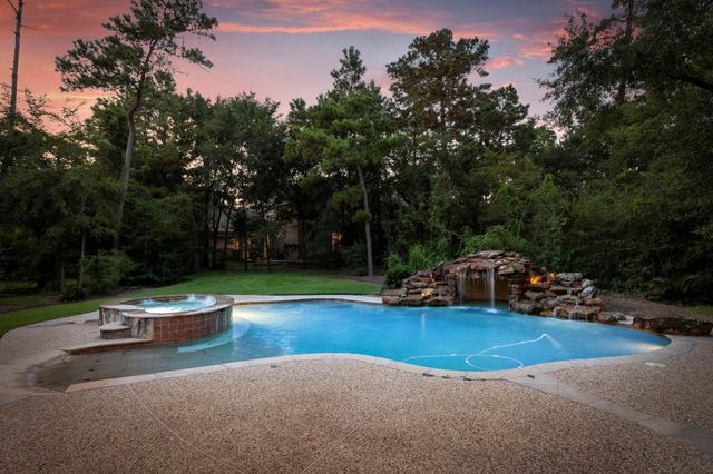 39 W Bracebridge Circle, The Woodlands, TX 77382