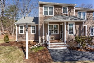 106 Laurelwood Dr 106, Hopedale, MA 01747