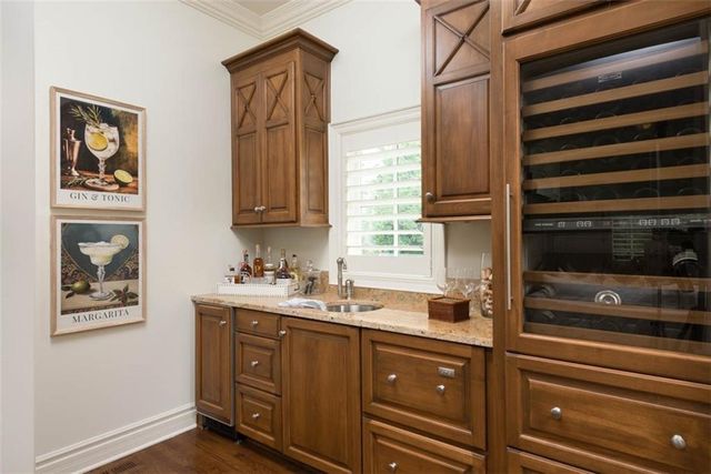 11125 Brookwood Street, Leawood, KS 66211