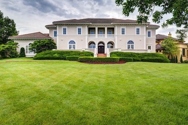 11125 Brookwood Street, Leawood, KS 66211