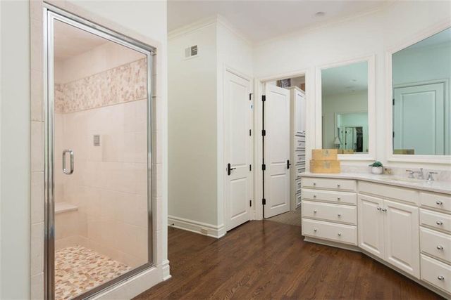 11125 Brookwood Street, Leawood, KS 66211