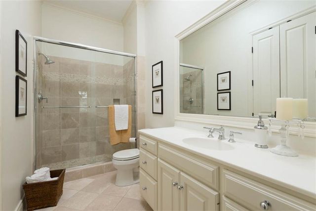 11125 Brookwood Street, Leawood, KS 66211