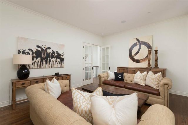 11125 Brookwood Street, Leawood, KS 66211