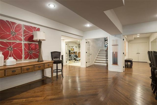 11125 Brookwood Street, Leawood, KS 66211