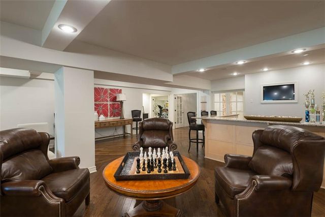 11125 Brookwood Street, Leawood, KS 66211