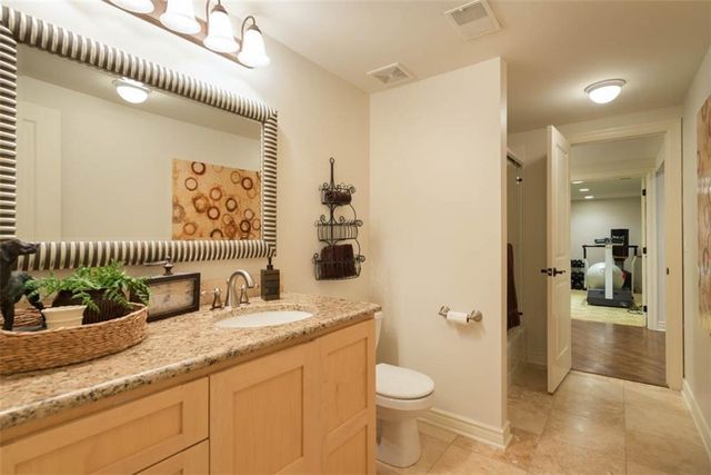 11125 Brookwood Street, Leawood, KS 66211