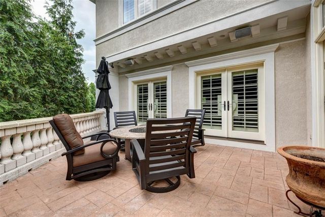 11125 Brookwood Street, Leawood, KS 66211