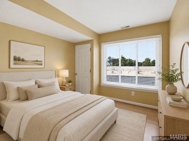 1030 N Harrison Avenue 404, St Louis, MO 63122