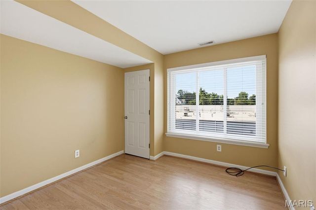 1030 N Harrison Avenue 404, St Louis, MO 63122