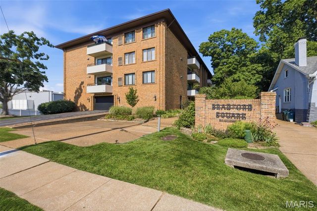 1030 N Harrison Avenue 404, St Louis, MO 63122