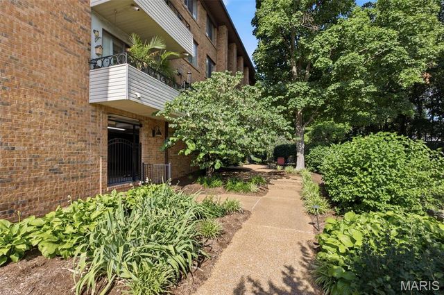1030 N Harrison Avenue 404, St Louis, MO 63122