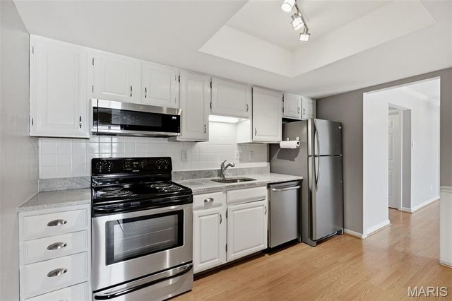 1030 N Harrison Avenue 404, St Louis, MO 63122