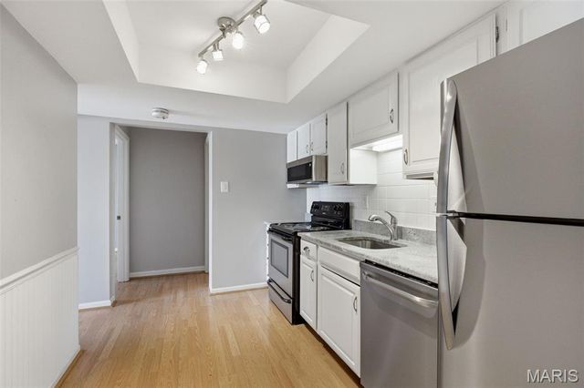 1030 N Harrison Avenue 404, St Louis, MO 63122