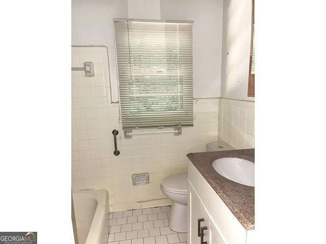 2740 Santa Barbara Drive NW, Atlanta, GA 30318
