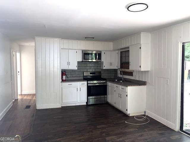 2740 Santa Barbara Drive NW, Atlanta, GA 30318