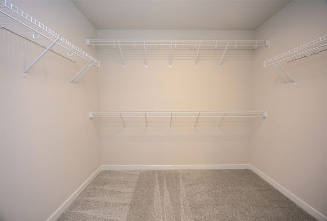 4304 Grover Woods Lane, Des Moines, IA 50317